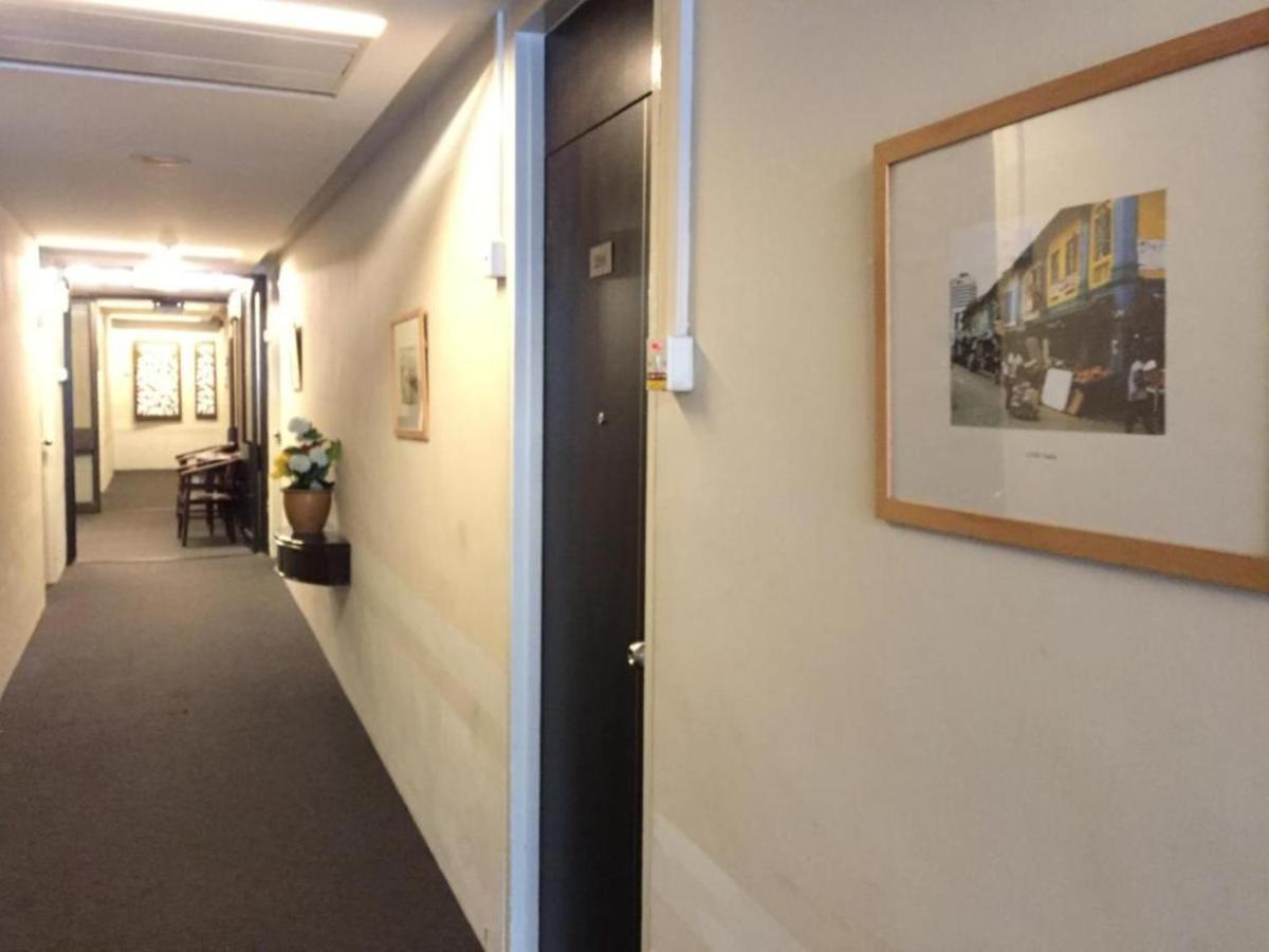 L Hotel At Broadway Сингапур Екстериор снимка
