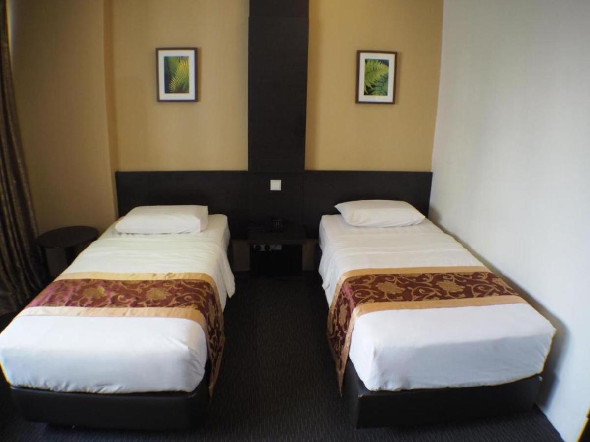 L Hotel At Broadway Сингапур Екстериор снимка