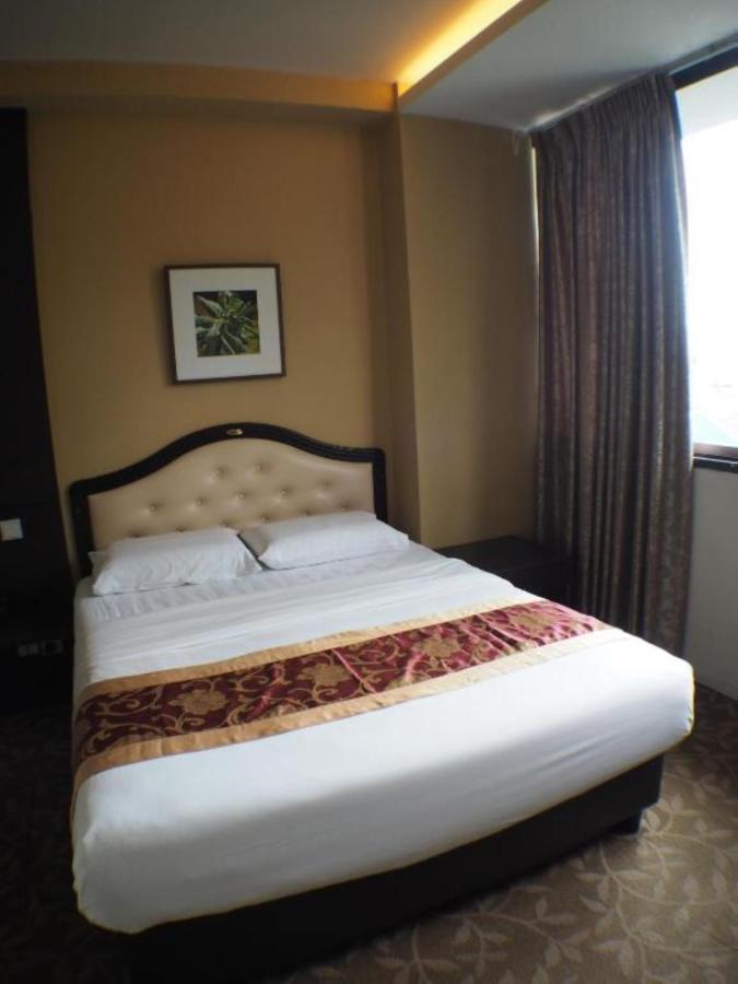 L Hotel At Broadway Сингапур Екстериор снимка